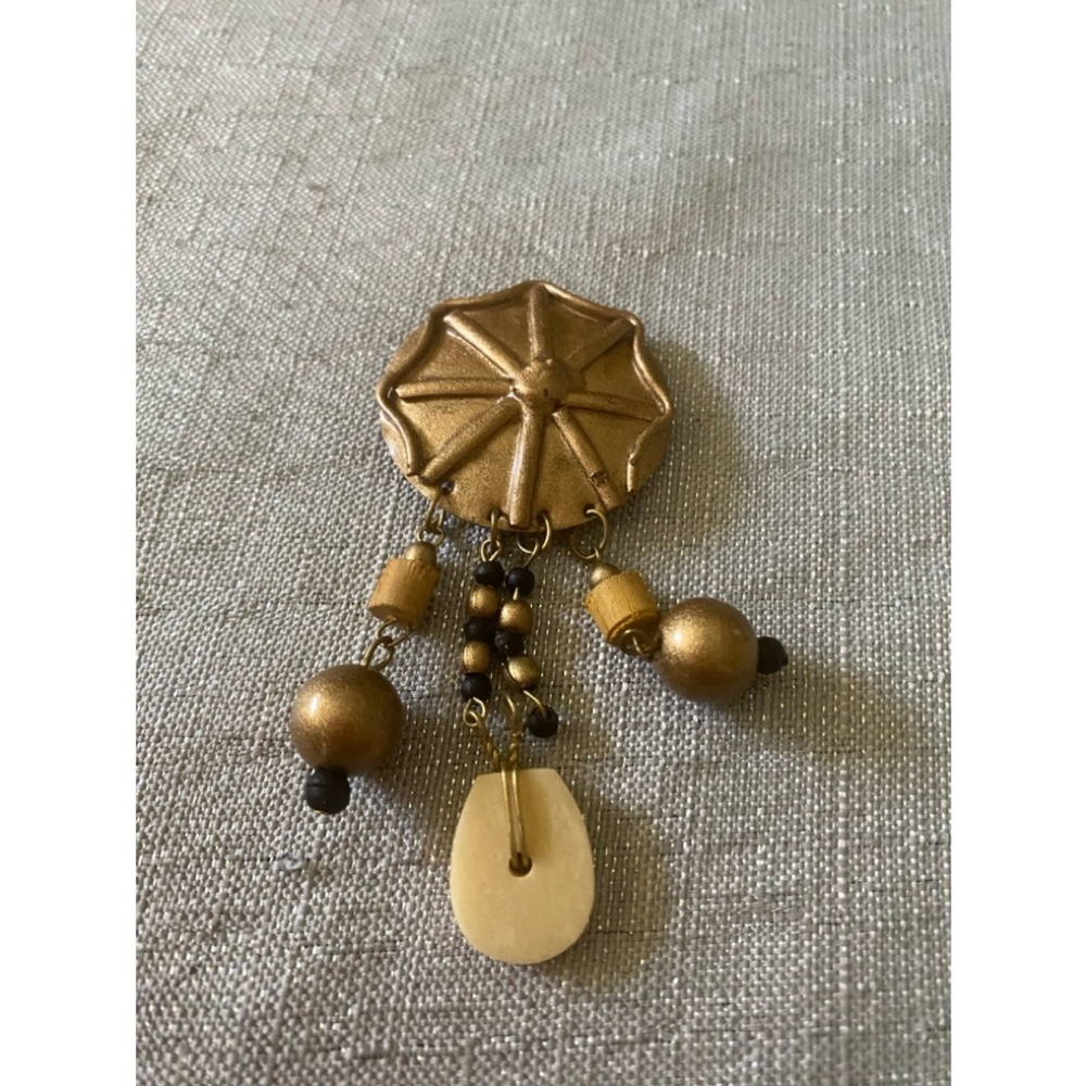 Circle wagon wheel boho beaded Brooch Gold tone